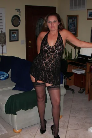 Passionate Curvy MILF — photo 20