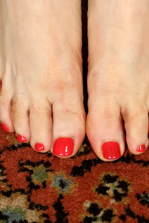 Vieille peau veut se faire lécher les pieds — photo 14
