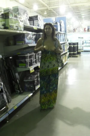 Venezuelan Woman Shows What She Has — photo 6