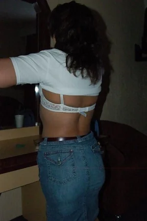 Mujer mexicana madura se quita la ropa — foto 1