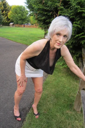 Anciana dispuesta a mamadas y orgías — foto 13