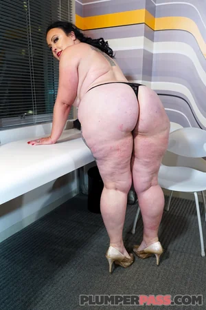Chubby MILF Craves Some Fun — photo 20
