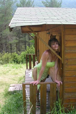 Wife at Summer House and in Nature — photo 11