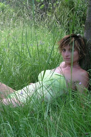 Wife at Summer House and in Nature — photo 30