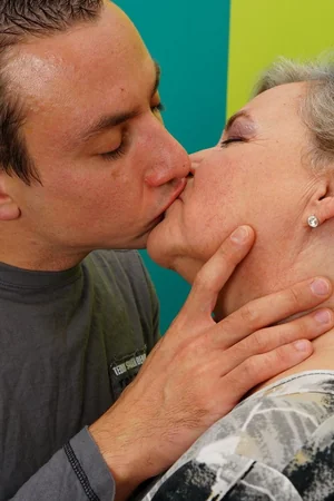 Abuela canosa follando anal con estudiante — foto 7
