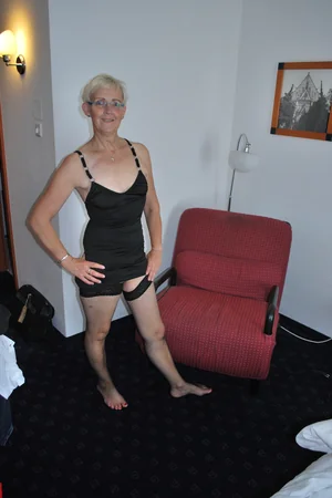 Old Woman Likes Big Cocks — photo 39