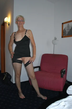 Old Woman Likes Big Cocks — photo 42