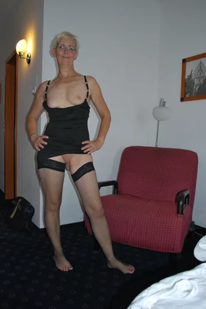 Old Woman Likes Big Cocks — photo 43