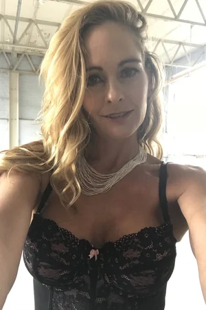 Elegant Eva — photo 46