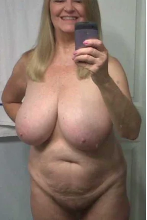 Selfies of Chubby Matures — photo 3