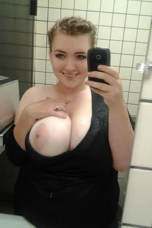 Selfies of Chubby Matures — photo 36