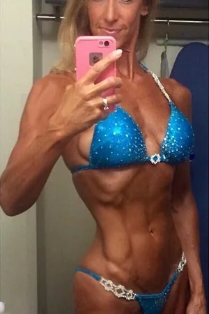Mature Fit Babes in Bikinis — photo 12