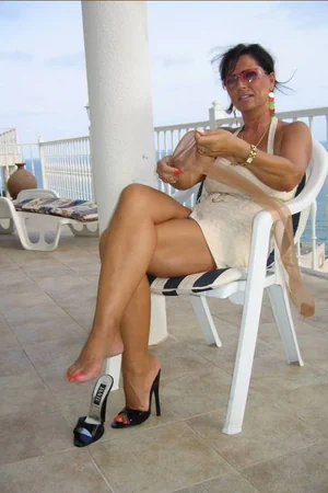 Donna formosa con le calze — foto 8