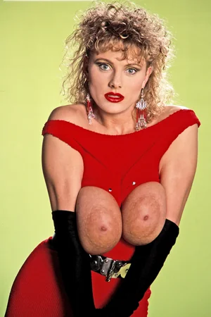 Affascinante Susanna maggiorata — foto 2
