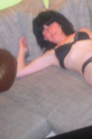 Sandra madura le hace una mamada a un joven — foto 4