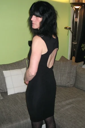 Sandra madura le hace una mamada a un joven — foto 5
