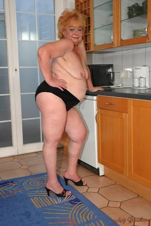 Vieja gorda tuvo sexo con un joven