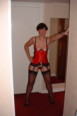 Photos Of Lady Who Took Off Panties — photo 12