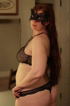 Photoshoot With Mature Single Neighbor — photo 37