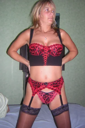 Milf deslumbrante Dora — foto 19