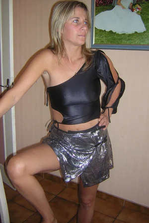 Milf deslumbrante Dora — foto 9