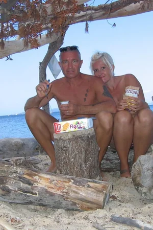 Mature Blonde with Good Figure Is Not Shy of Nudity — photo 30