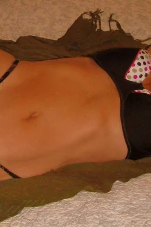 Mulher Luxuosa Em Lugar Interessante — foto 15