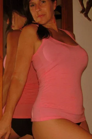 Mulher Luxuosa Em Lugar Interessante — foto 28