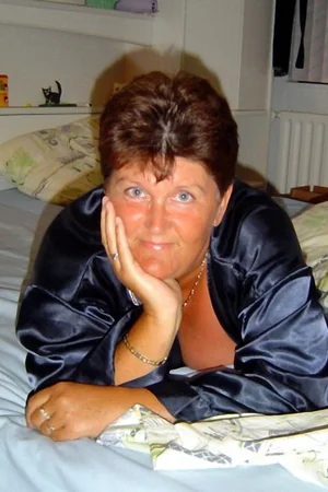 Redhead Granny Carolina — photo 4