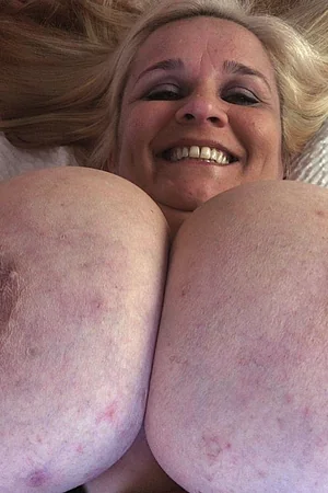 Énormes seins de blonde — photo 36
