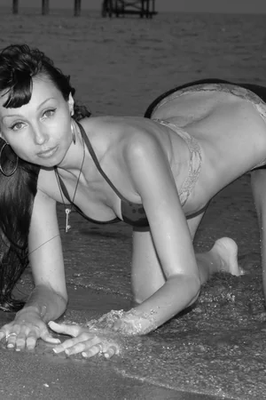 Magra Tatka de biquíni e vestido — foto 42