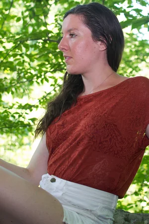 Alexandra nuda nel bosco — foto 9
