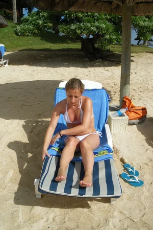 Maria Showers After the Beach and All That — photo 13