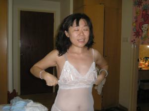 Худая грудь зрелой азиатки - фото #5