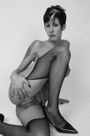 La bombe mince aime fumer — photo 12