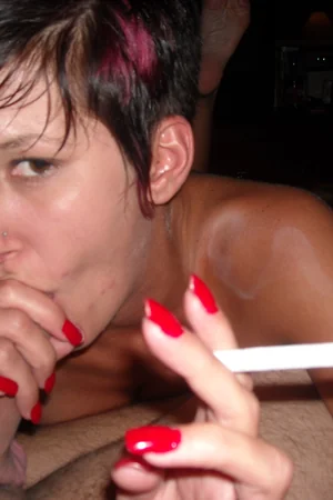 La bombe mince aime fumer — photo 31