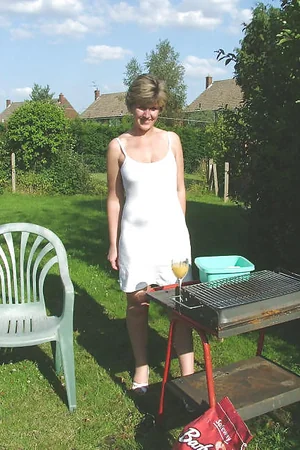 Stuffy Englishwoman Sarah in Her Own Backyard — photo 64