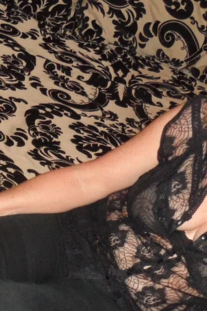 Esposa ruiva mostra os peitos — foto 22