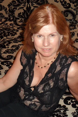 Esposa ruiva mostra os peitos — foto 25