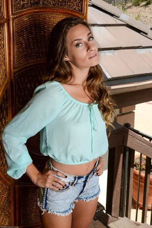 Photos perverses avec milf sexy montrant son cul — photo 2