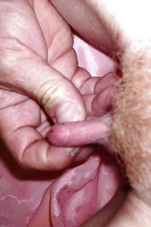 Gostosas mostrando bucetas em close e clitóris grandes — foto 24