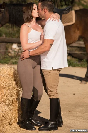 Jockey Girl Yasmin Scott Gives Herself to Stableman on Haystacks — photo 70