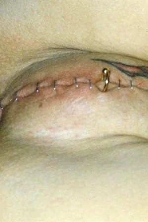 Photos de chattes avec un piercing sur les lèvres — photo 6