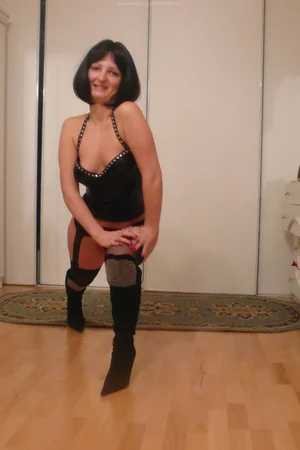 Flexible MILF in Seductive Lingerie Posing for Husband — photo 7