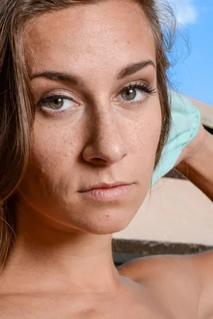 Safadinha de short sexy mostra os peitos para a câmera — foto 33