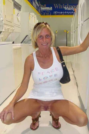 Capturas únicas de chicas sexis sin bragas — foto 36