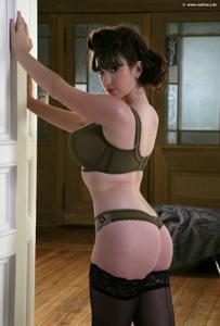 Эротическая сессия модели Anna Song в шикарном нижнем белье - фото #7