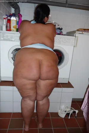 Nude Photos of Very Fat Woman with Thick Ass — photo 17