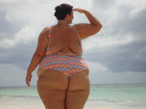 Фотографии в стиле ню очень жирной женщины с толстой жопой - фото #31