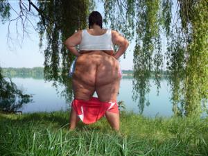 Фотографии в стиле ню очень жирной женщины с толстой жопой - фото #4